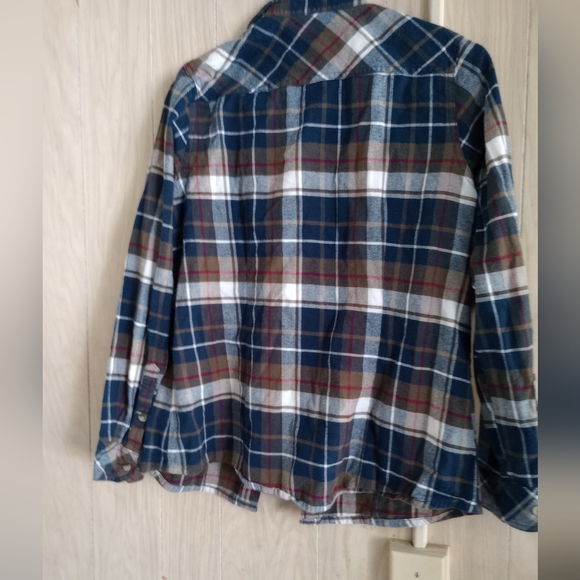 CQR plaid long sleeve button up shirt. - Picture 4 of 4